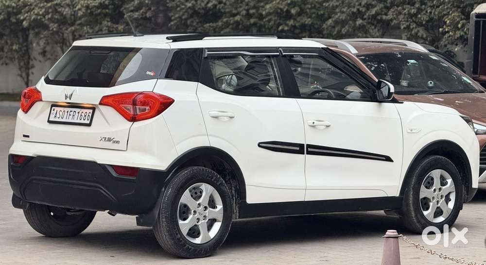 Mahindra Xuv300 1.2 W6 Amt Petrol, 2023, Petrol