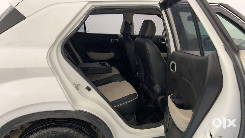 Hyundai Venue 1.0 Sx (o) Turbo Dct, 2023, Petrol