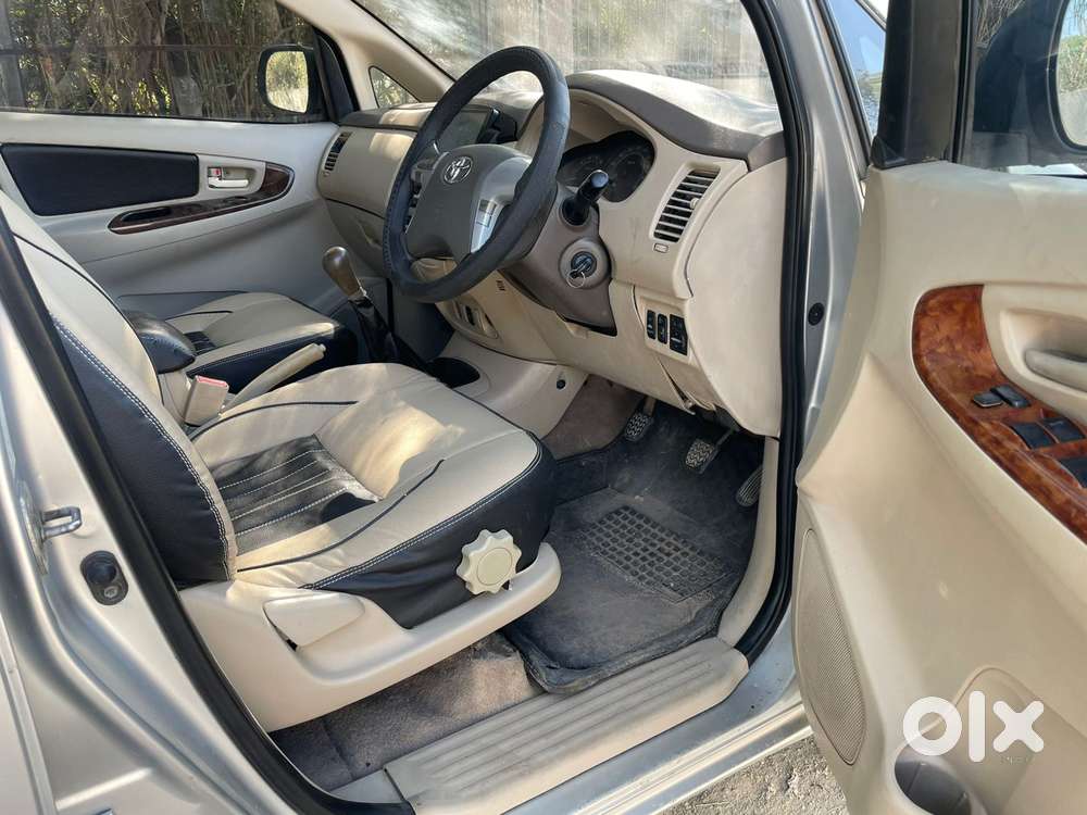 Toyota Innova 2.5 Ev Diesel Ps 8 Seater Bsiii, 2013, Diesel