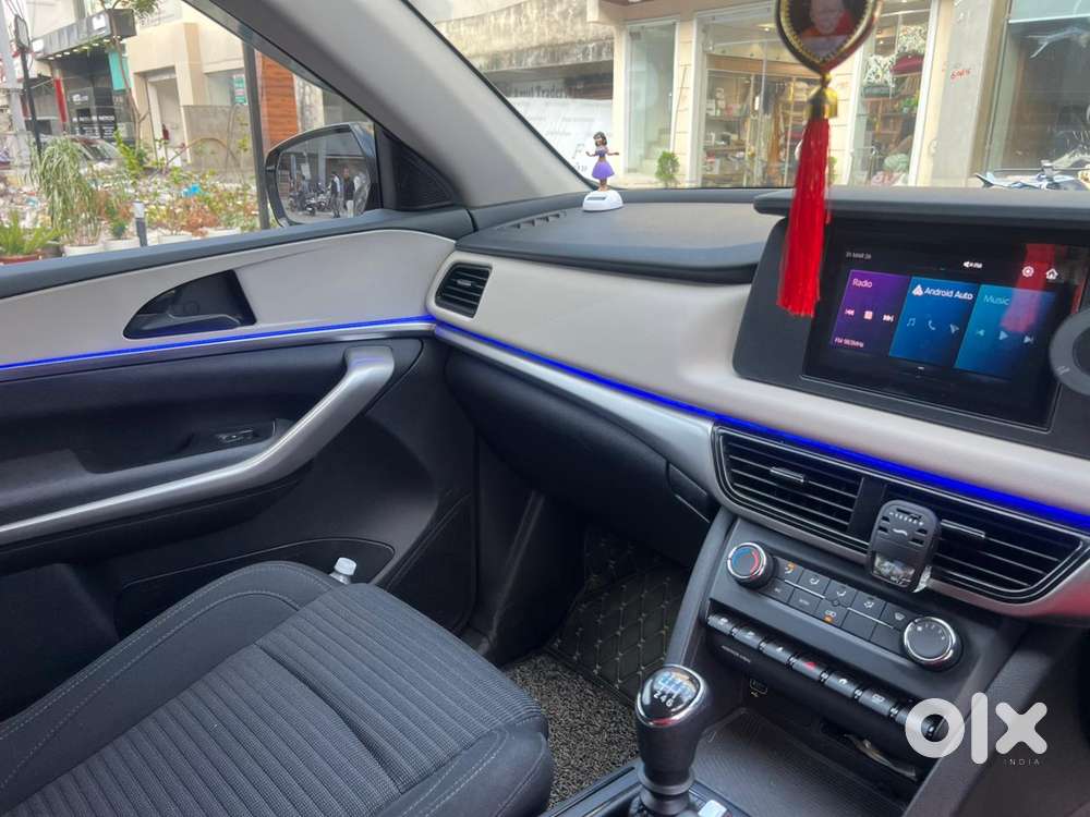 Mahindra Xuv700 2.2 Mx Diesel Mt 5 Str, 2024, Diesel