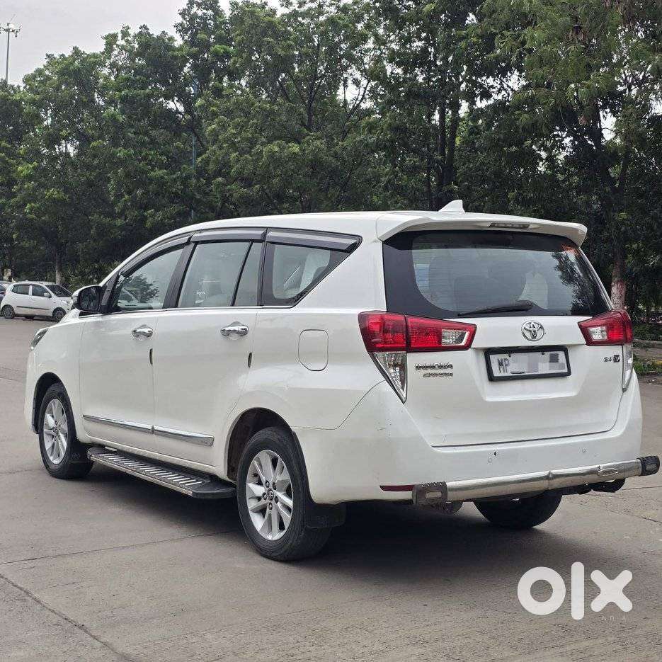 Toyota Innova Crysta 2.4 V 8 Str, 2017, Diesel