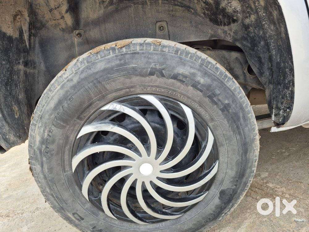 Mahindra Tuv 300 T10 Amt Dual Tone, 2017, Diesel