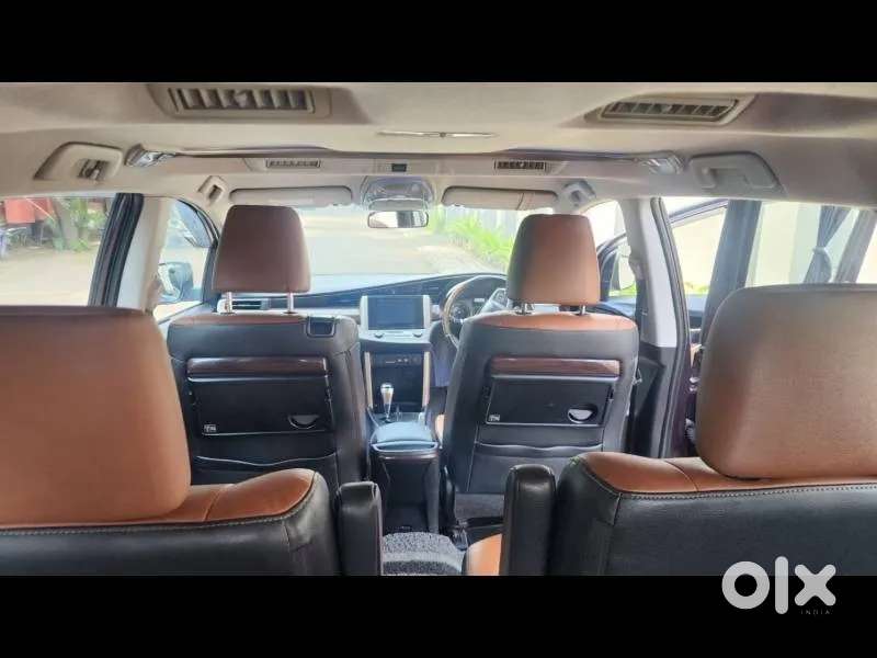 Toyota Innova Crysta 2.8 Zx At 7 Seater, 2016, Diesel