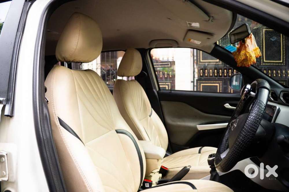 Nissan Magnite 1.0 Xv, 2022, Petrol