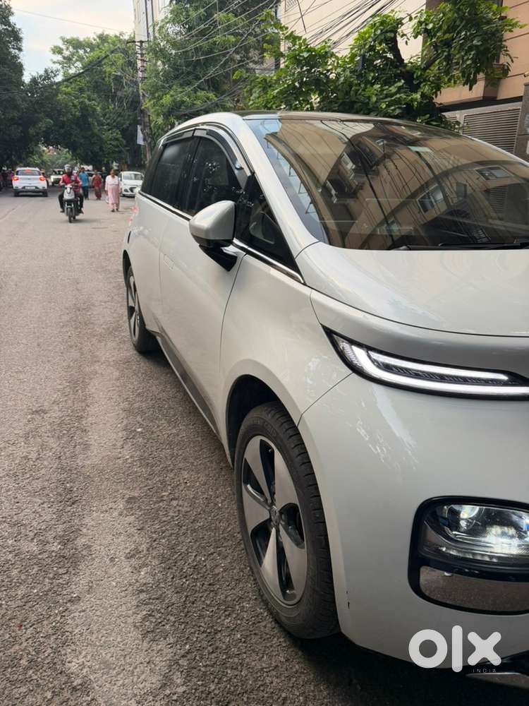 Mg Windsor Ev 2025 With Automatic Transmission