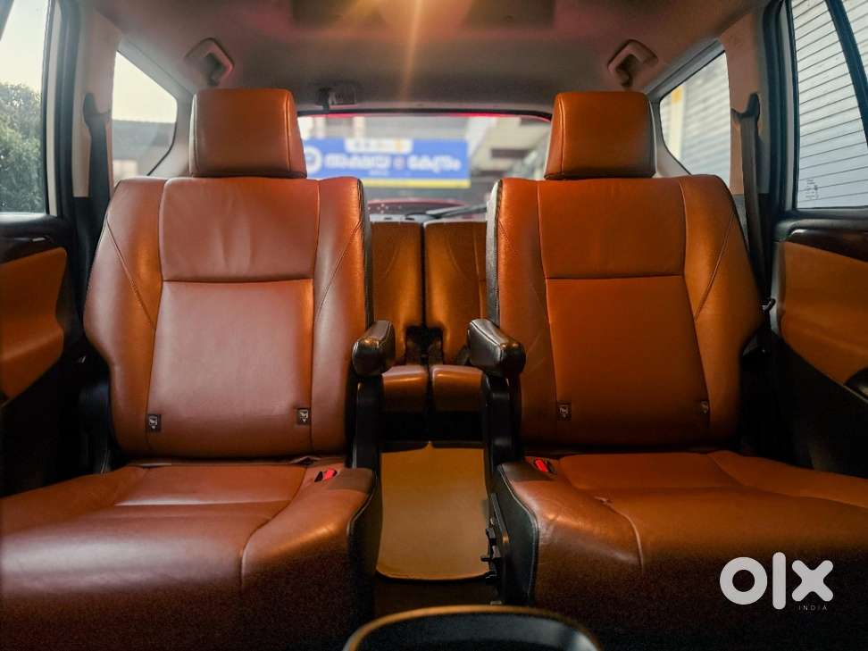 Toyota Innova Crysta 2.8z Automatic, 2016, Diesel