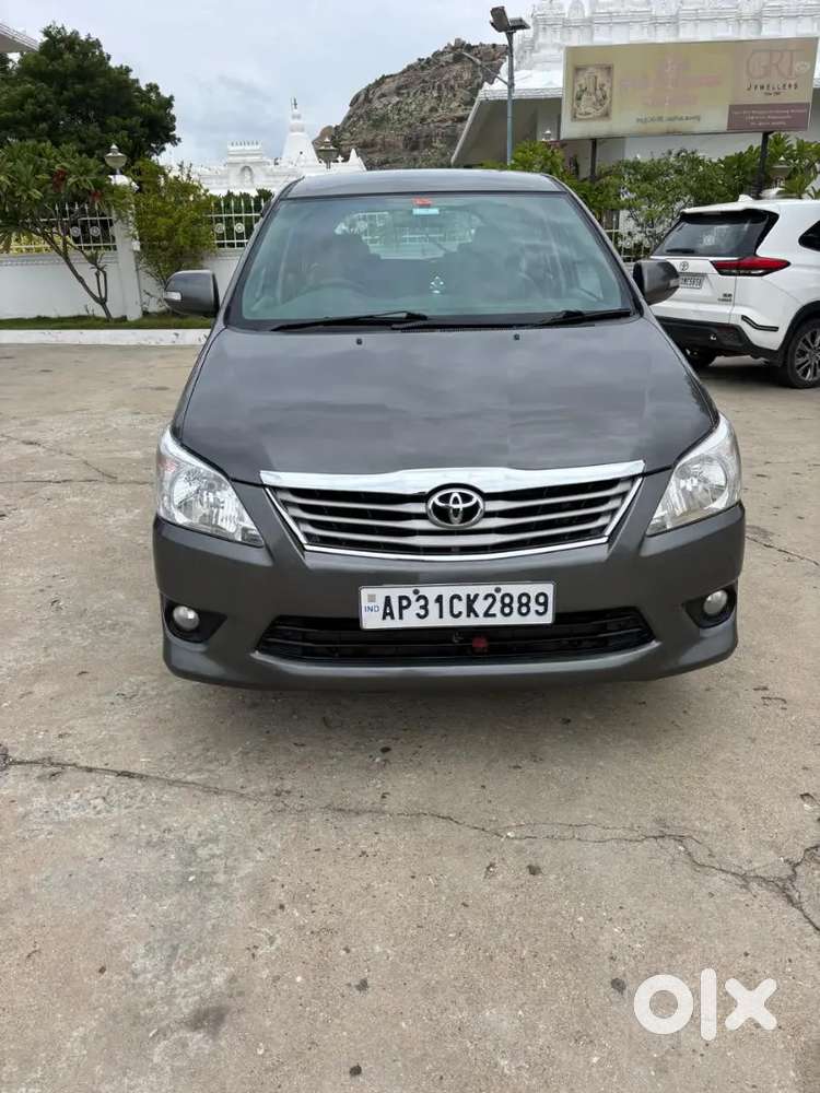 Toyota Innova 2013
