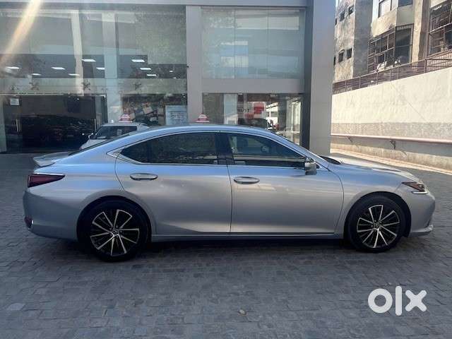 Lexus Es 300h Luxury, 2024, Petrol