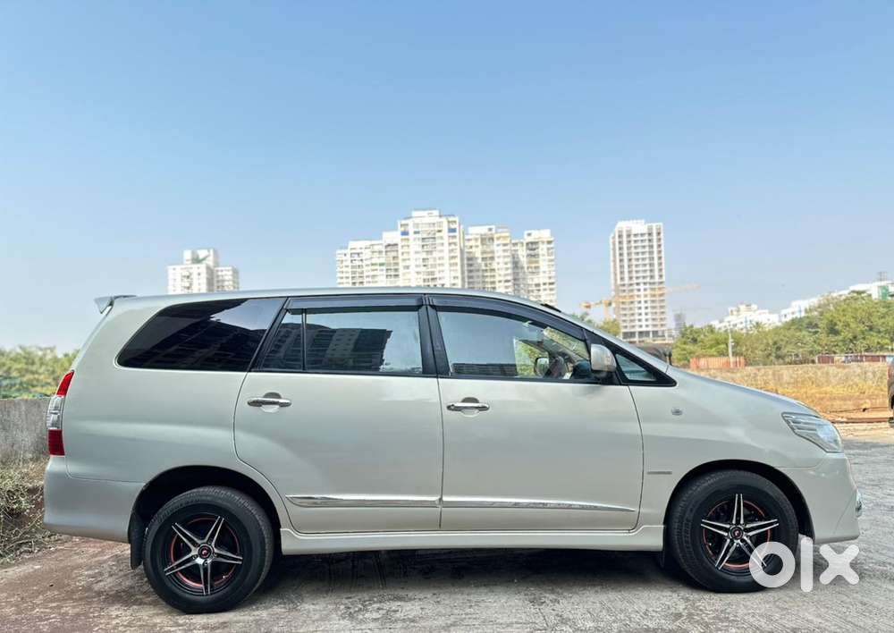 Toyota Innova 2.5 Gx (diesel) 8 Seater Bs Iv, 2015, Diesel