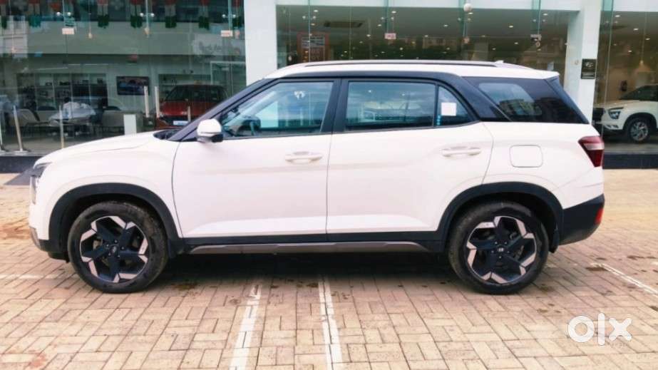 Hyundai Alcazar Platinum 7 Str 1.5 Turbo Petrol Adventure, 2024, Pet..