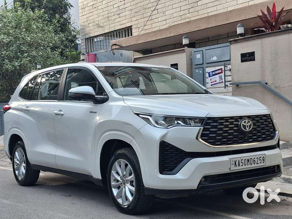 Toyota Innova Hycross 2.0 Vx (o) Hybrid 7 Str, 2024, Petrol