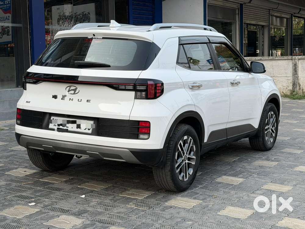 Hyundai Venue Sx (o) Mt 1.5 Diesel, 2024, Diesel
