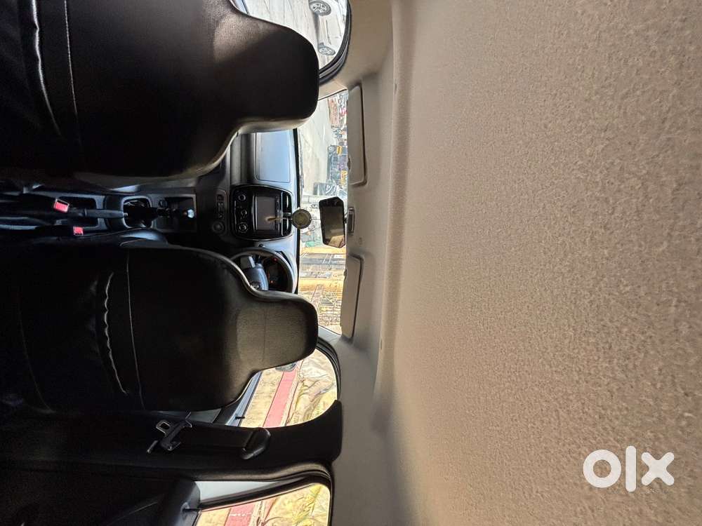 Renault Kwid  Only 9,382 Km Driven  Showroom Condition