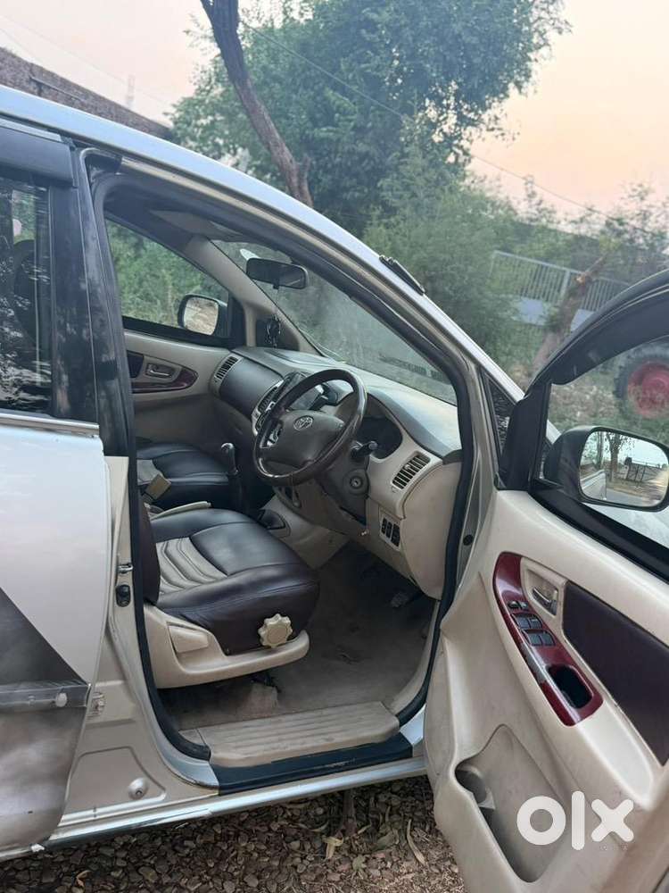 Toyota Innova 2005 Diesel Well Maintained