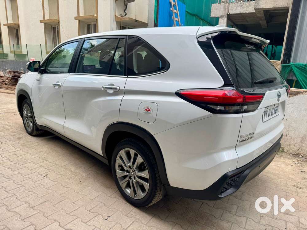 Toyota Innova Hycross 2.0 Zx (o) Hybrid 7 Str, 2024, Petrol