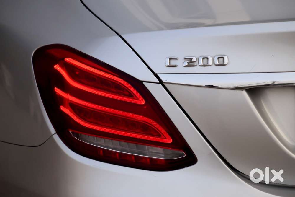 2015 Mercedes-benz C200 Avantgarde  Low Mileage  Panoramic Roof