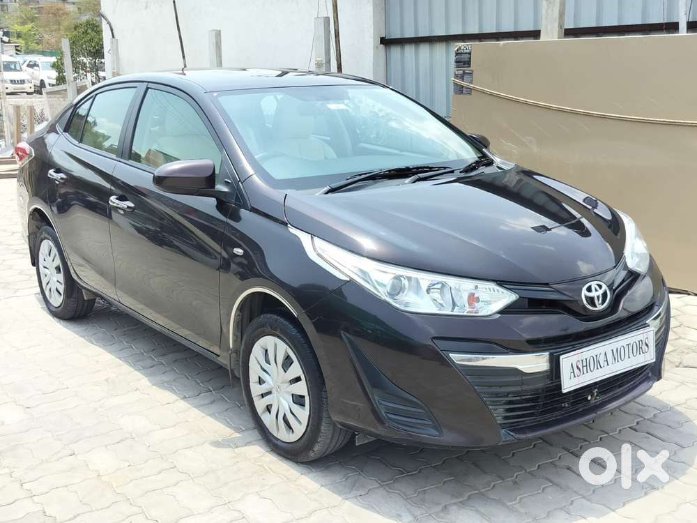 Toyota Yaris J Cvt, 2021, Petrol