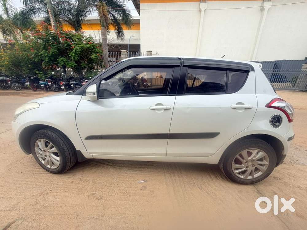 Maruti Suzuki Swift Petrol Manual 2014