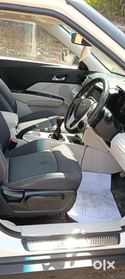 Mahindra Xuv300 W8 1.5 Diesel Dual Tone, 2021, Diesel