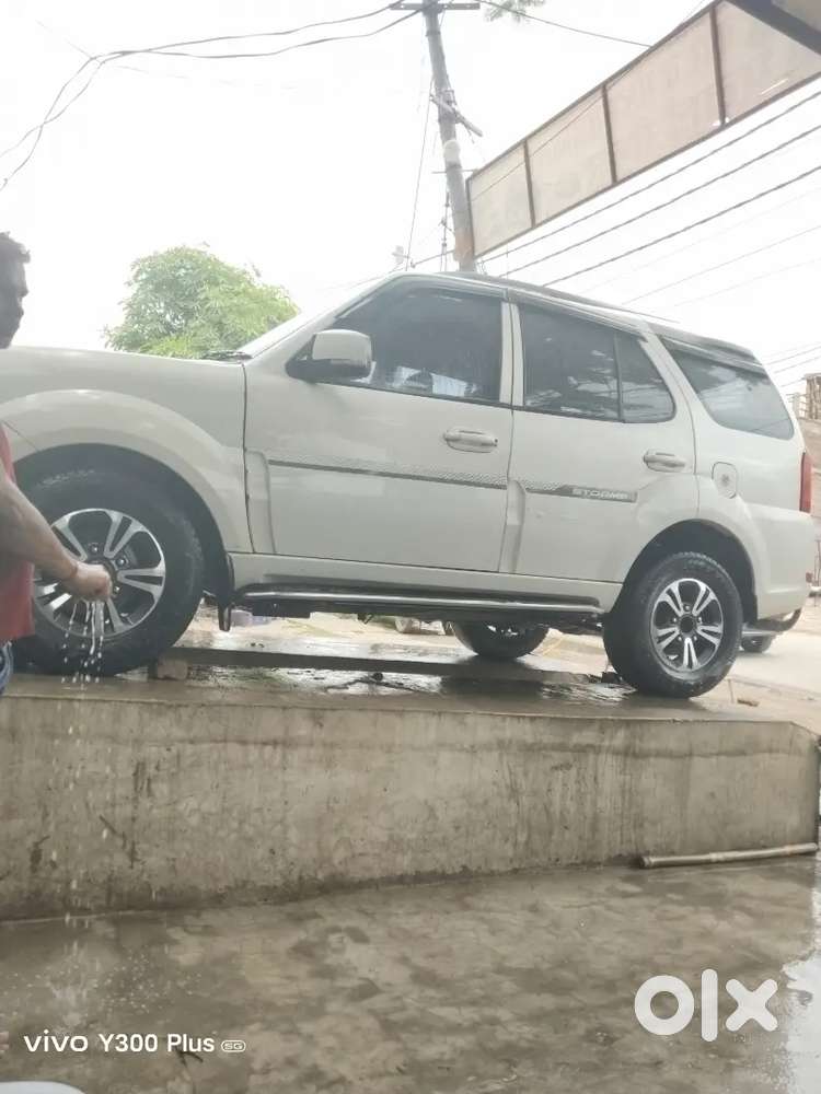 Tata Safari Storme 2016 Diesel 110000 Km Driven
