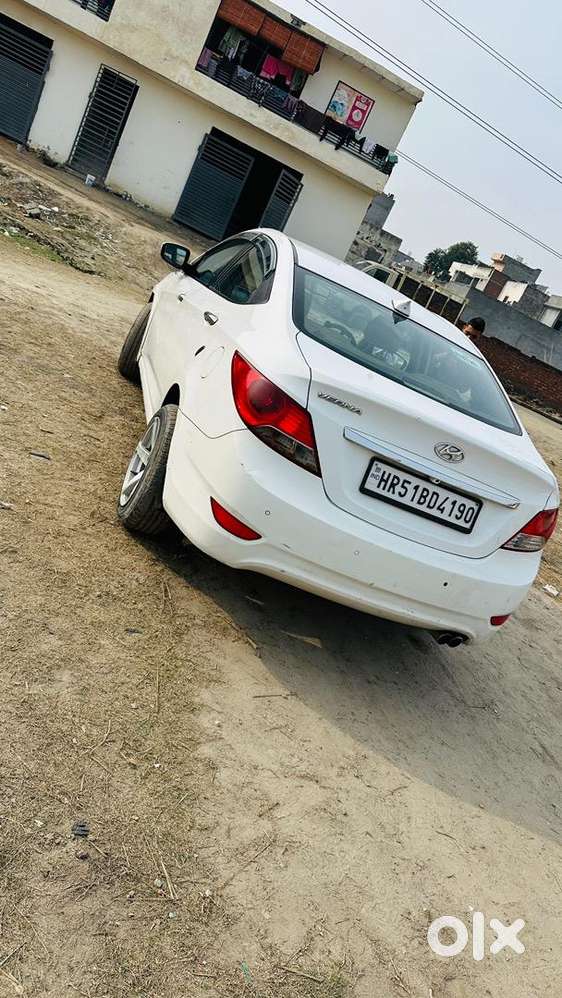 Hyundai Fluidic Verna 2015 Diesel 180000 Km Driven