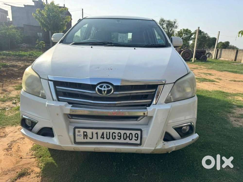 Toyota Innova 2.5 Z Diesel, 2015, 7-seater (bs4) – Mint Condition, Cap
