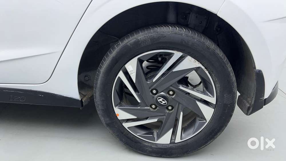 Hyundai I20 Asta (o) 1.2 Ivt Dual Tone, 2021, Petrol