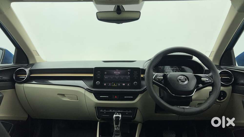 Skoda Slavia Style 1.0l Tsi At, 2023, Petrol