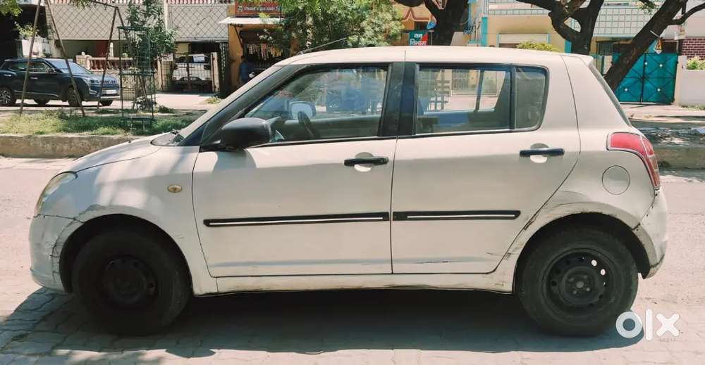 Maruti Suzuki Swift 2010 Petrol 81700 Km Driven