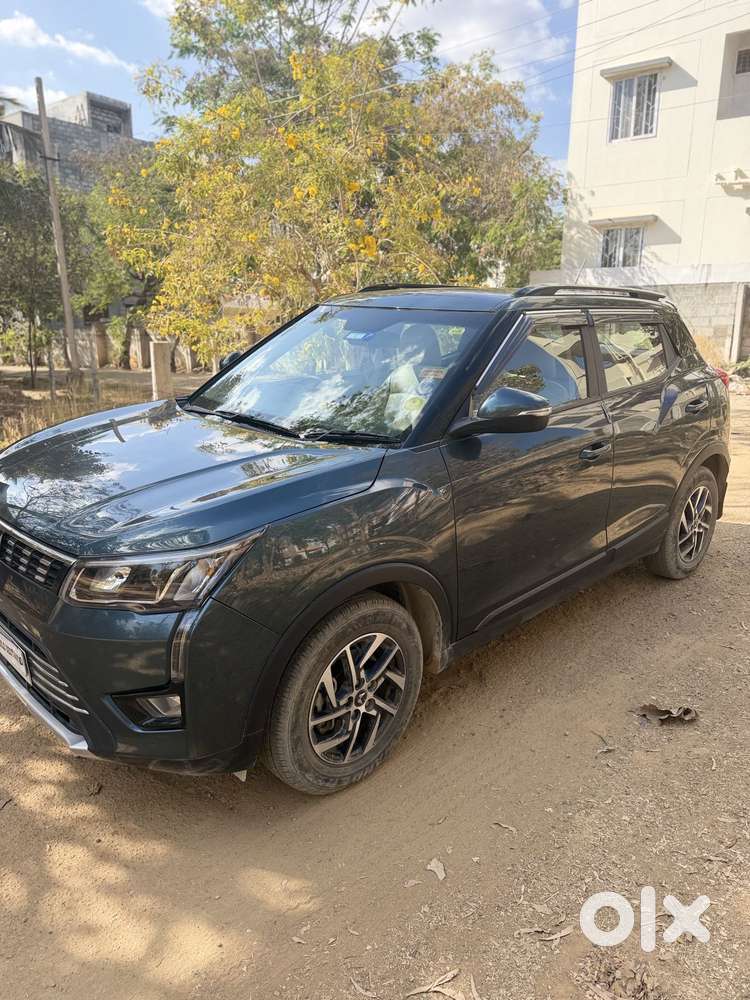 Mahindra Xuv300 1.2 W8 (o) Amt Dual Tone Petrol, 2023, Petrol