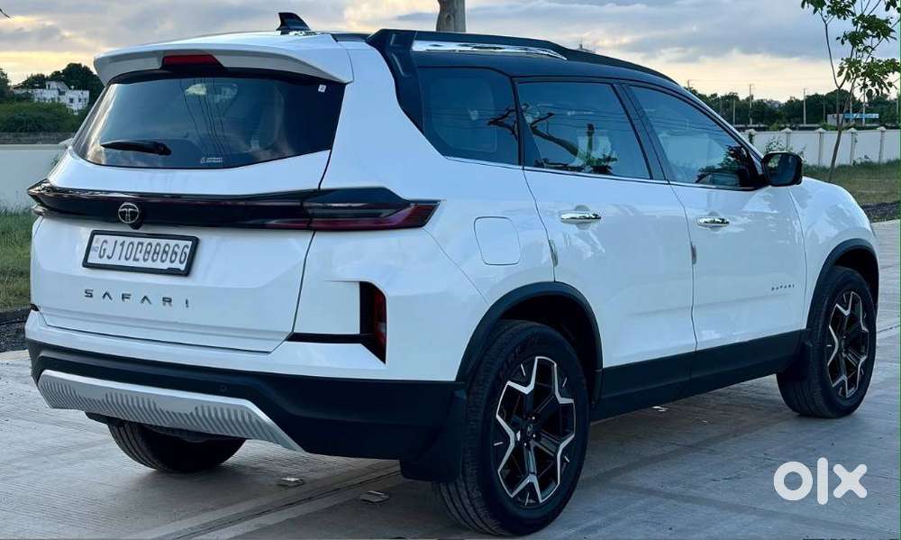 Tata Safari Accomplished Dual Tone At, 2025, Diesel