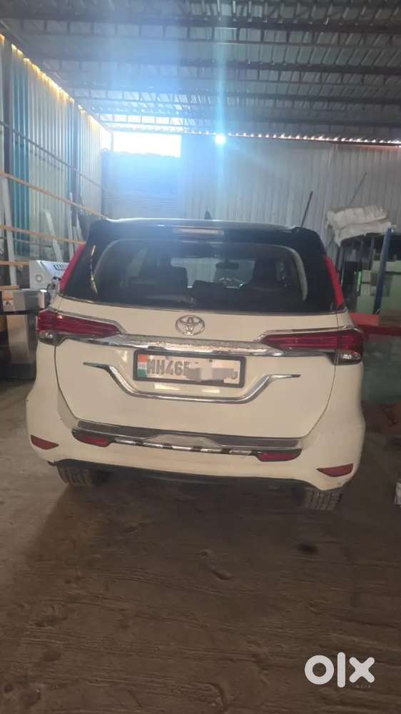 Toyota Fortuner Legender 2017 Diesel 180000 Km Driven