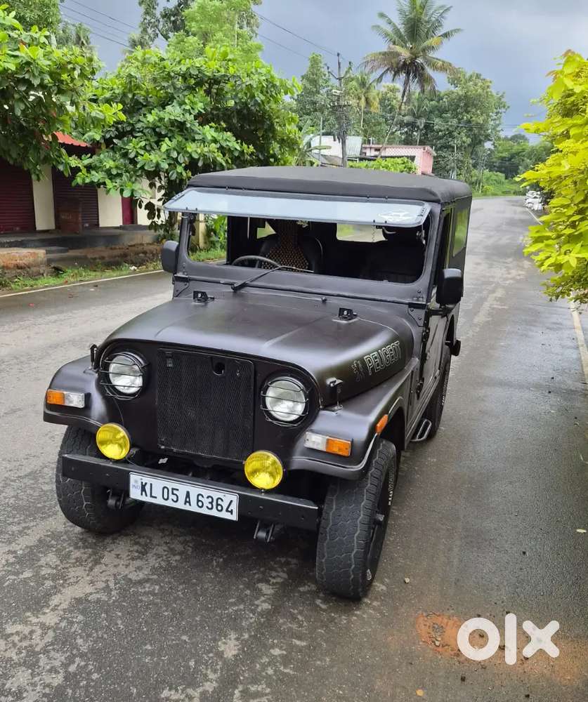 Mahindra Jeep 1992/ 4x4 / New Papers
