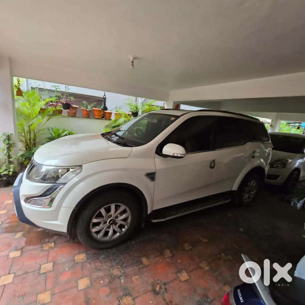 Xuv 500 W10 Sunroof Diesel Top Condition