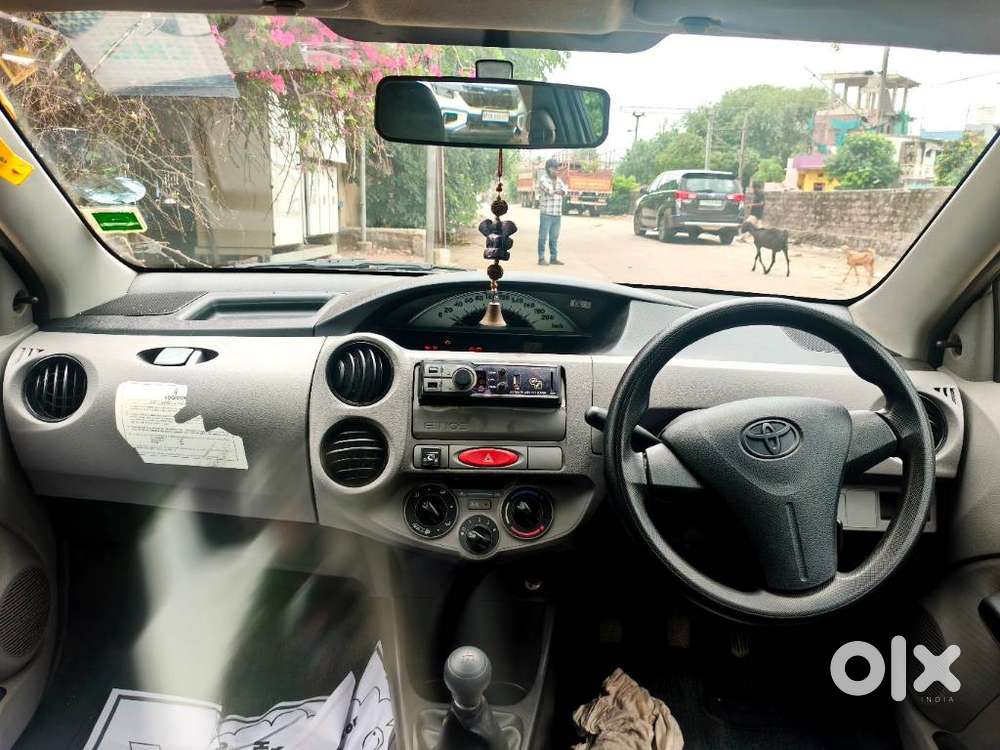 Toyota Etios 2010-2012 G, 2011, Petrol