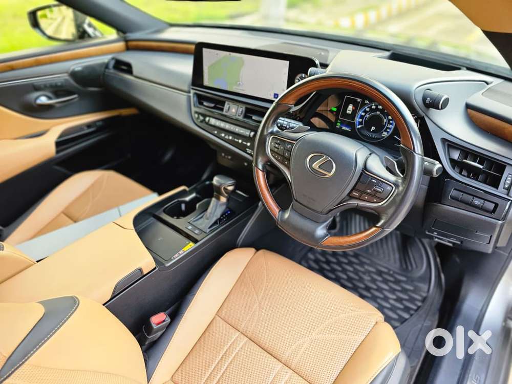 Lexus Es 300h Luxury, 2025, Cng & Hybrids