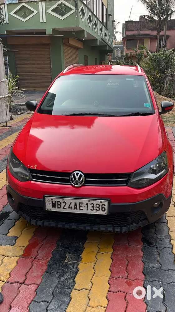 Volkswagen Polo 2015 Petrol 76000 Km Driven With Diamond 2k Display