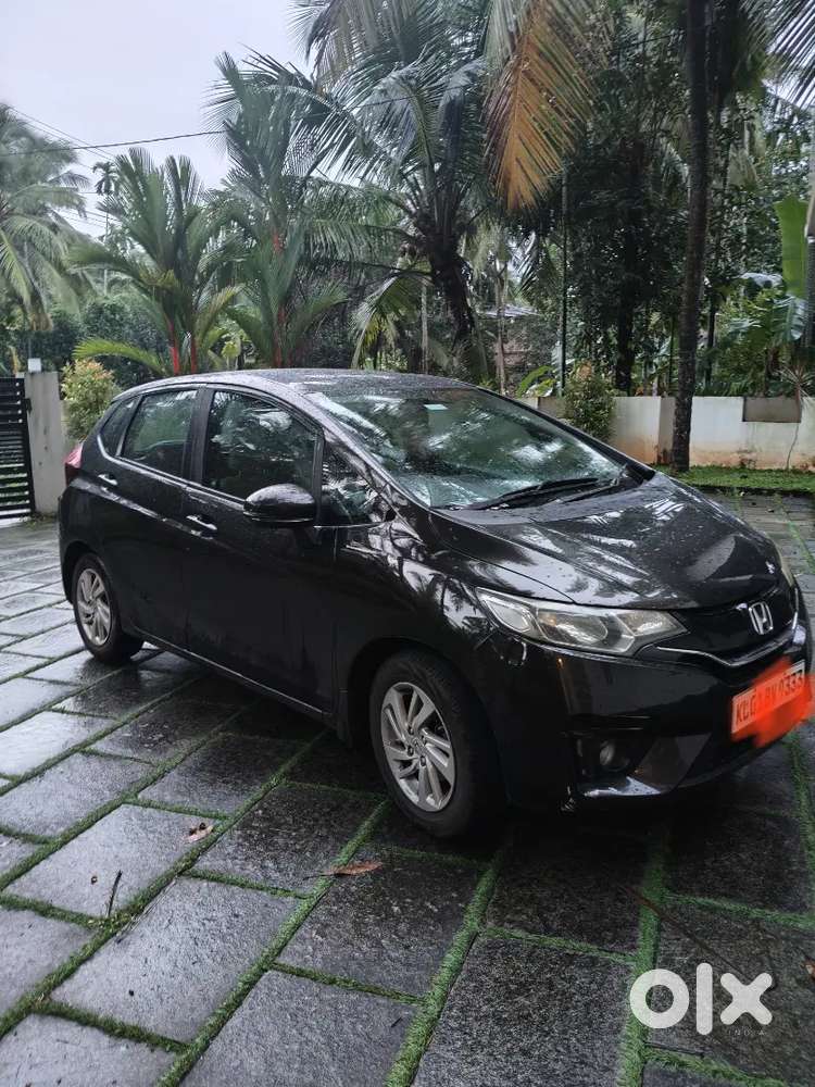 Honda Jazz 1.5 Mt 2015 Well Maintained Showroom Serviced Vehicle..