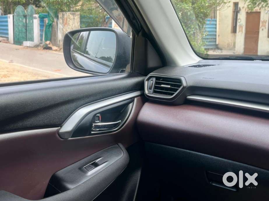 Maruti Suzuki Grand Vitara 1.5 Delta Smart Hybrid At, 2023, Petrol