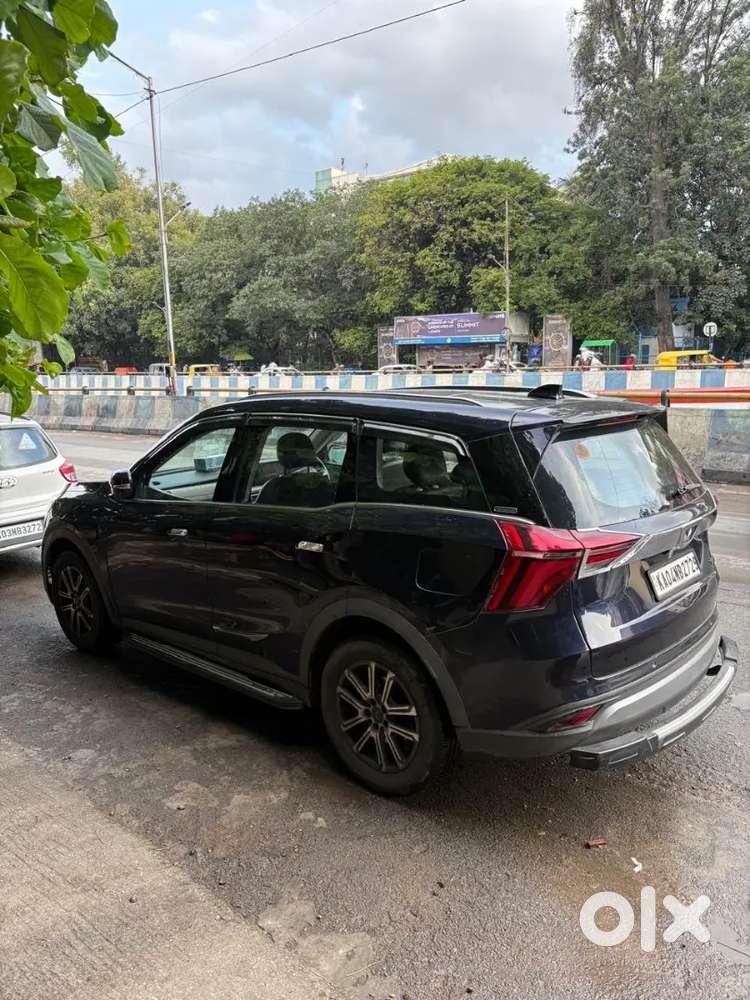 Mahindra XUV700 2022 Petrol Well Maintained with leather seats