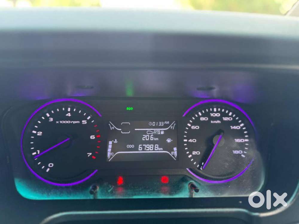 Mahindra Marazzo M6, 2021, Diesel