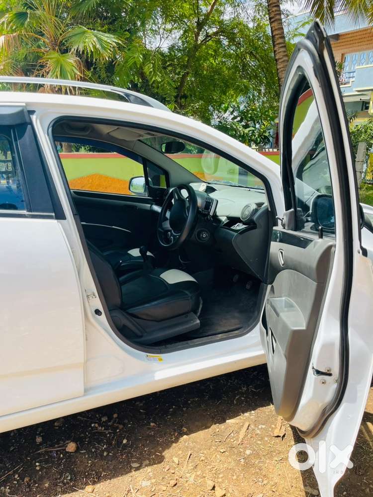 Chevrolet Beat Petrol 2011