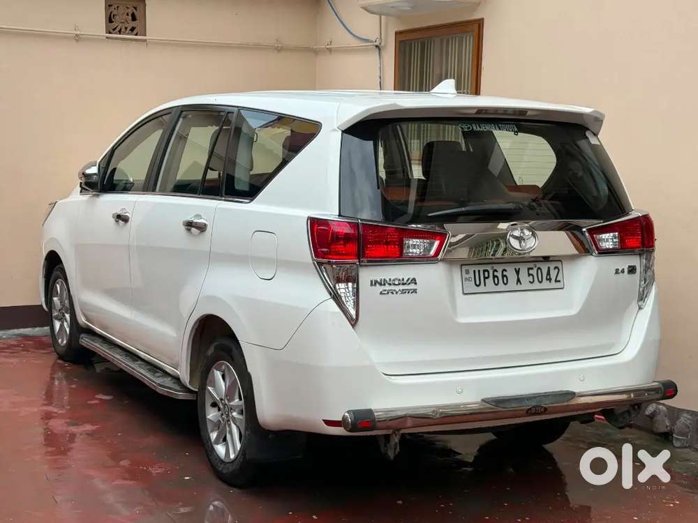 Toyota Innova Crysta Diesel 2.4 Gx 7 Seater