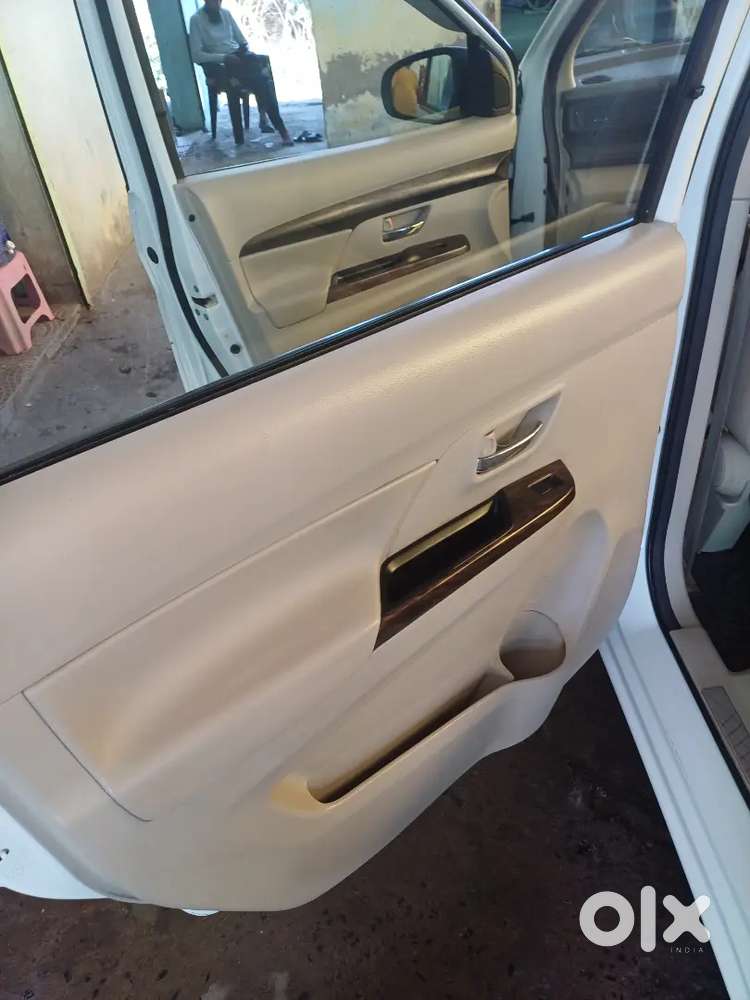 Maruti Suzuki Ertiga Zxi 2023