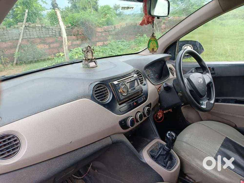 Hyundai Xcent Base 2015 Petrol Manual