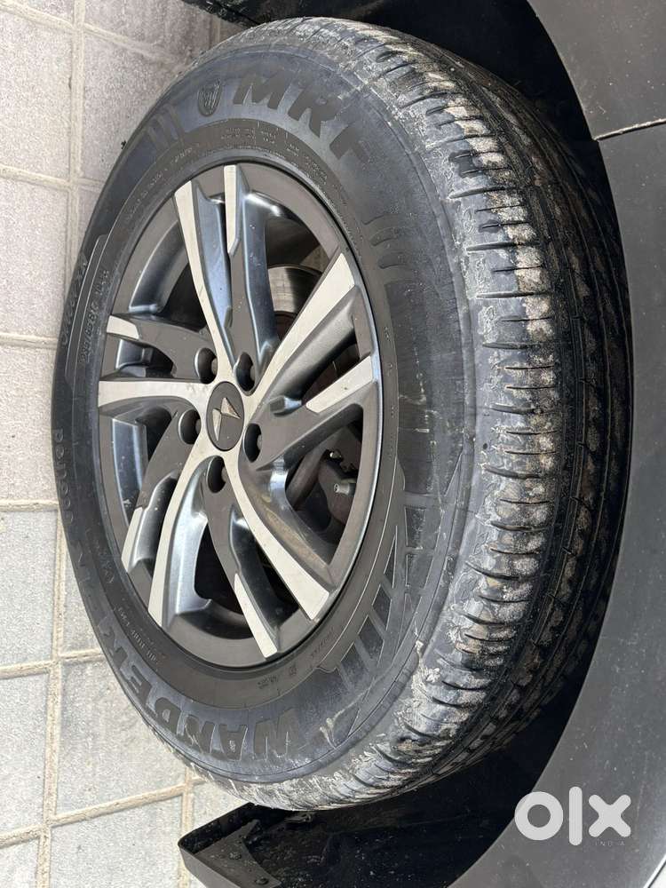 Mahindra Xuv700 2.2 Ax 5 Diesel Mt 7 Str, 2022, Diesel