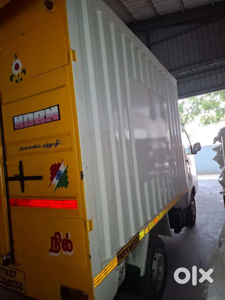 Mahindra Supro Maxitruck, Container Vehicle