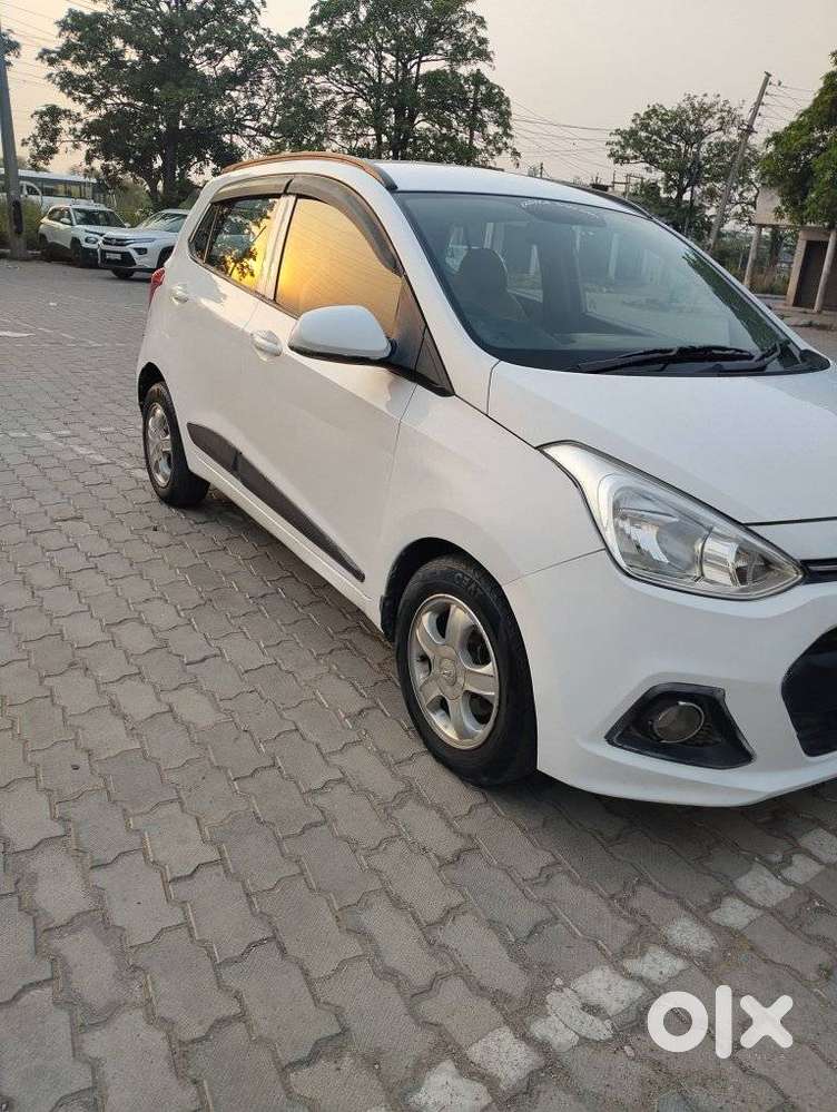 Hyundai Grand I10 Sportz, 2016, Diesel