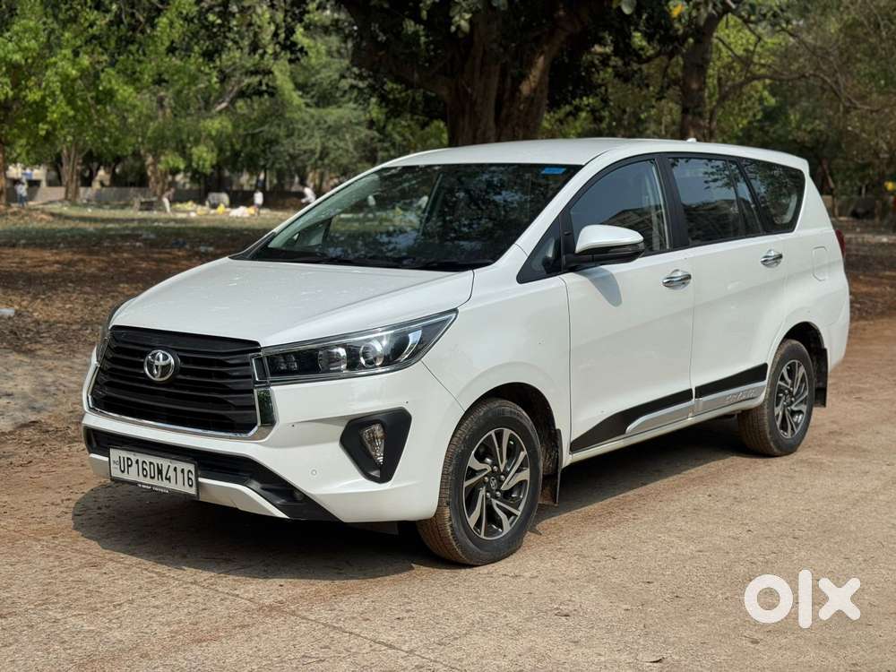 Toyota Innova Crysta 2.7 V, 2022, Petrol