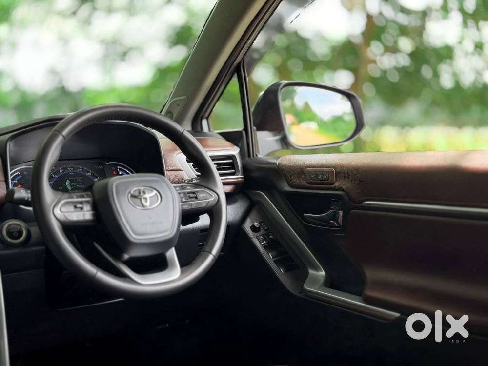 Toyota Innova Hycross 2.0 Zx (o) Hybrid 7 Str, 2024, Cng & Hybrids